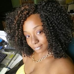 Meet your Posher, Eva